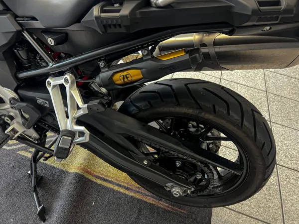 BMW F 750 GS Triple Black 13