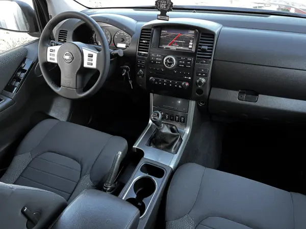 Nissan Navara 2.5 dCi CD LE 4WD 6