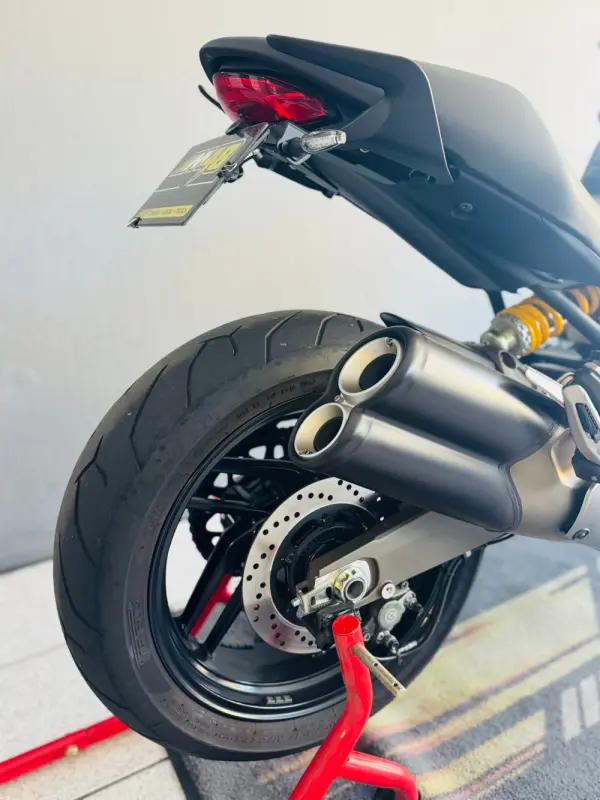 Ducati Monster 821 5