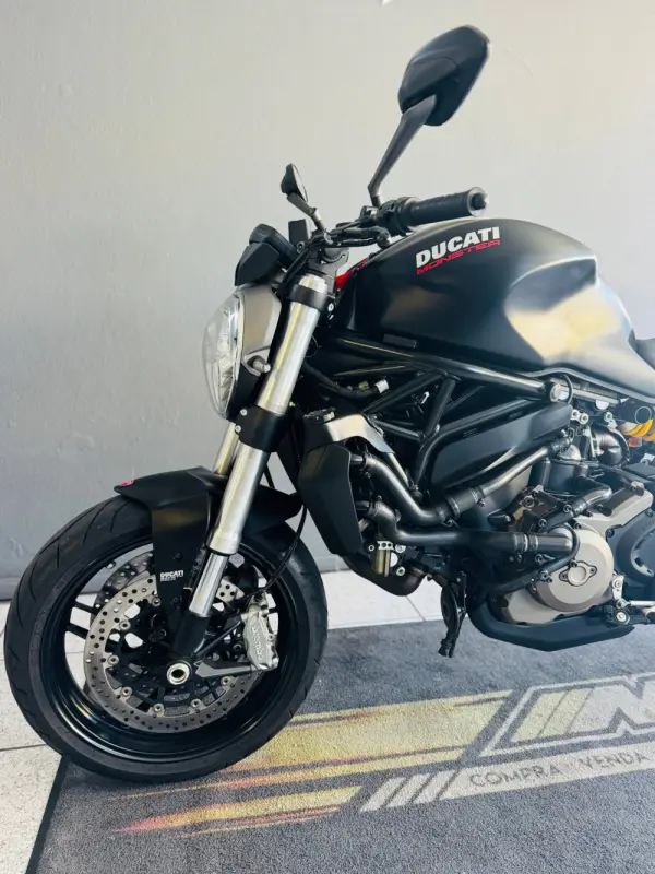 Ducati Monster 821 9