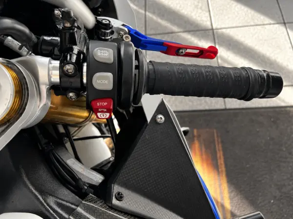 BMW S 1000 RR Tricolor 11