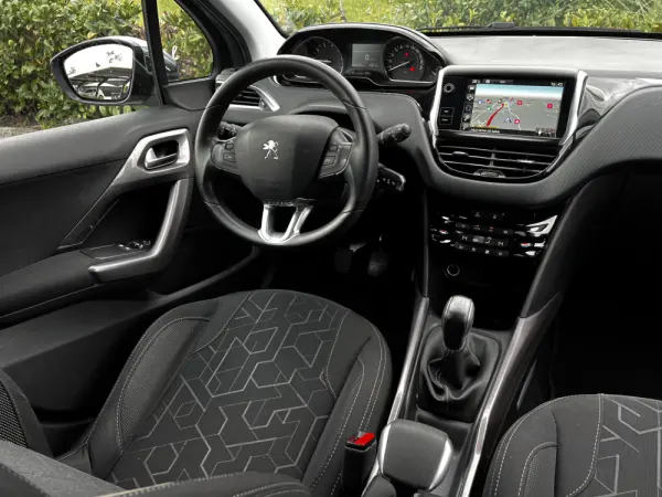 Peugeot 2008 1.2 PureTech Active 6
