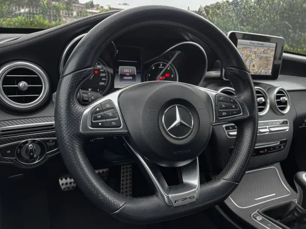 Mercedes-Benz C 180 d AMG Line 15