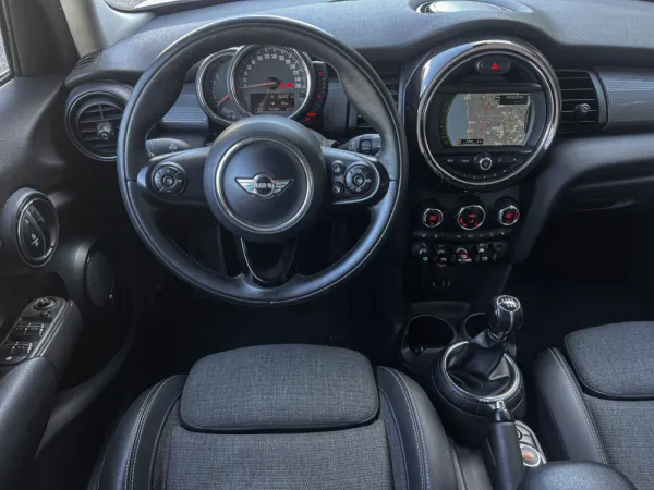 MINI 5 Portas Cooper D 6