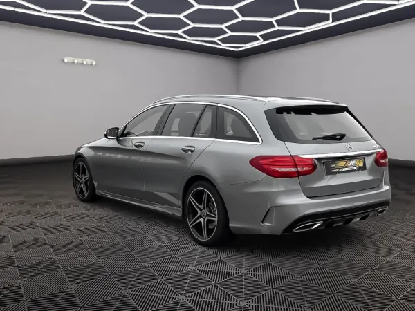 Mercedes-Benz C 180 d AMG Line 3