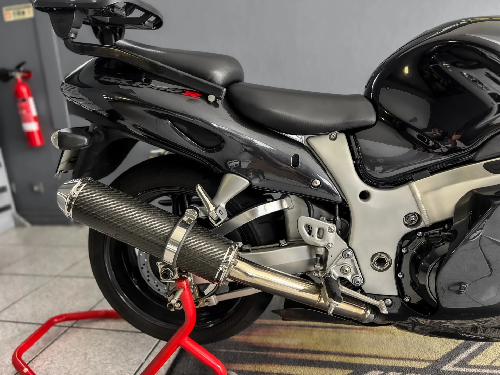 Suzuki GSX-R Hayabusa 8
