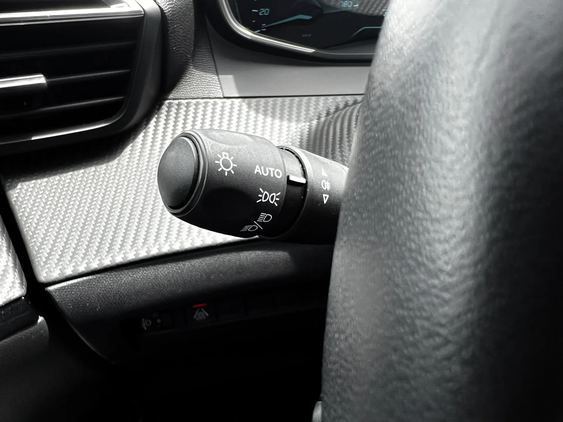 Peugeot e-2008 50 kWh Active Pack 21