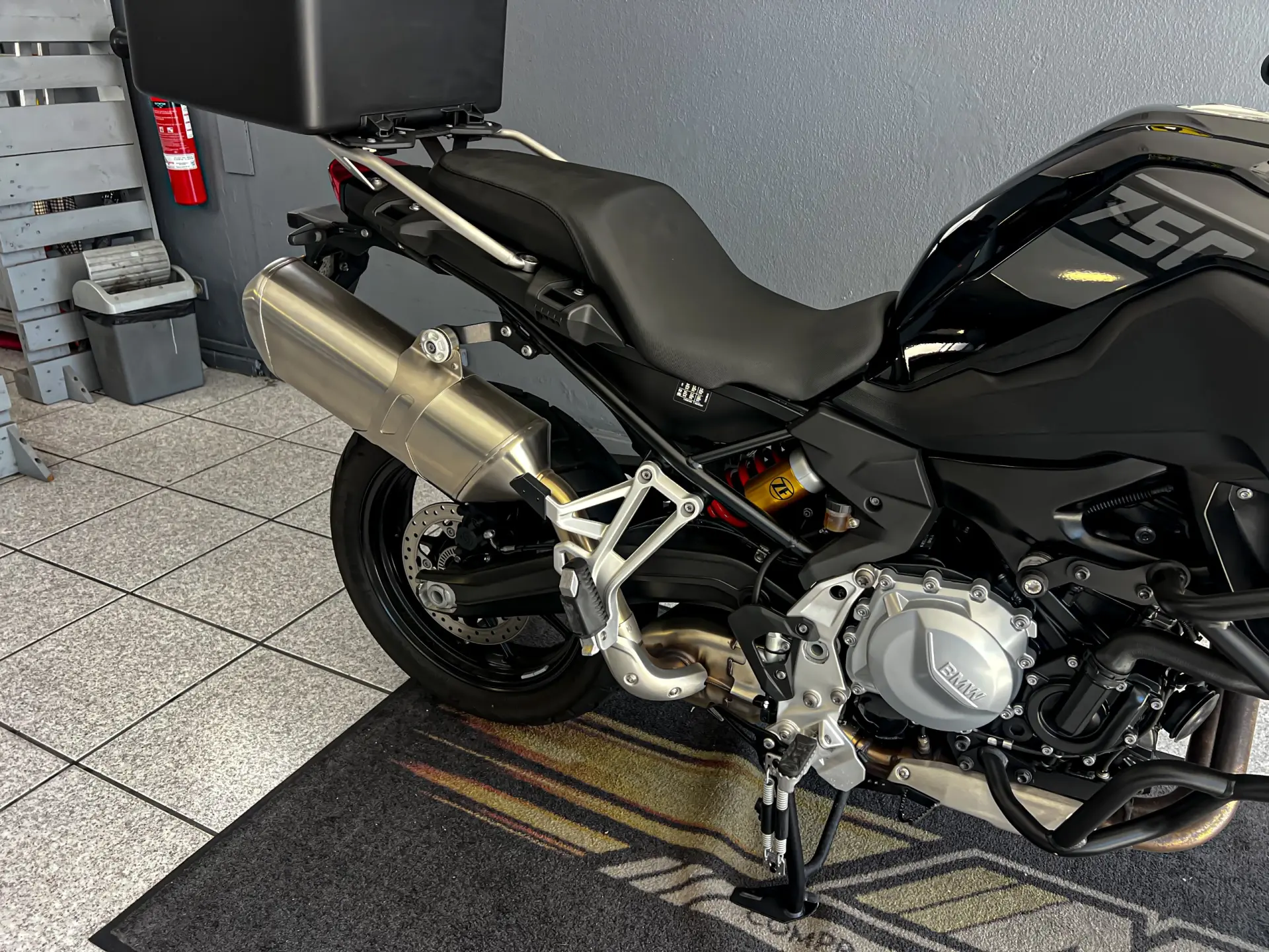BMW F 750 GS Triple Black 10