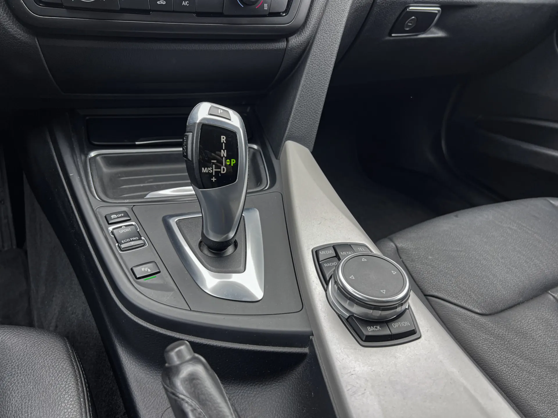 BMW 318 d Touring Auto 10