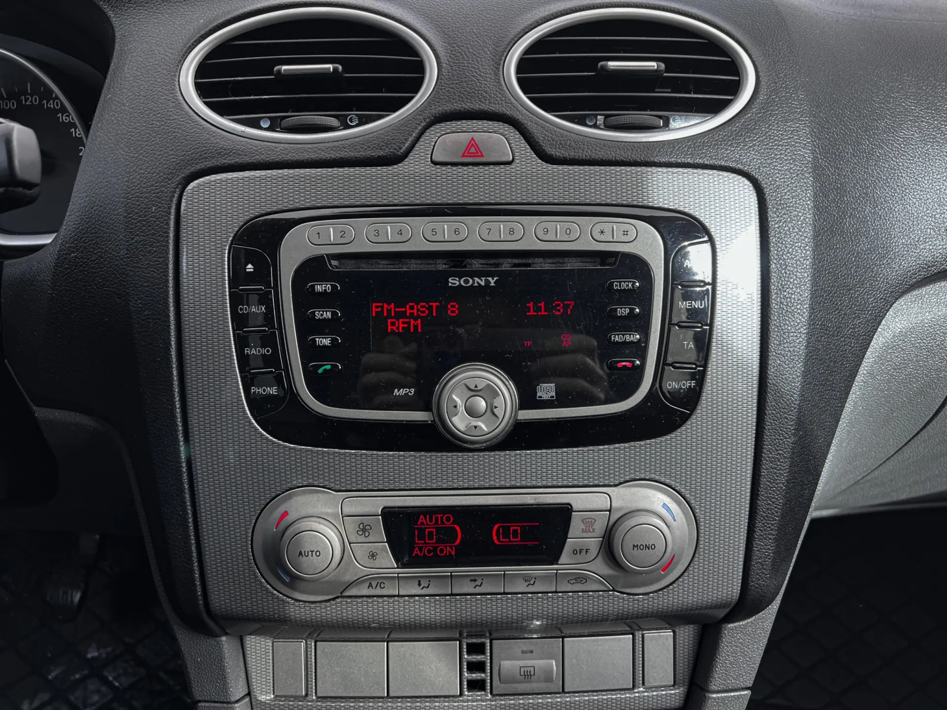 Ford Focus SW 1.6 TDCi Titanium 9