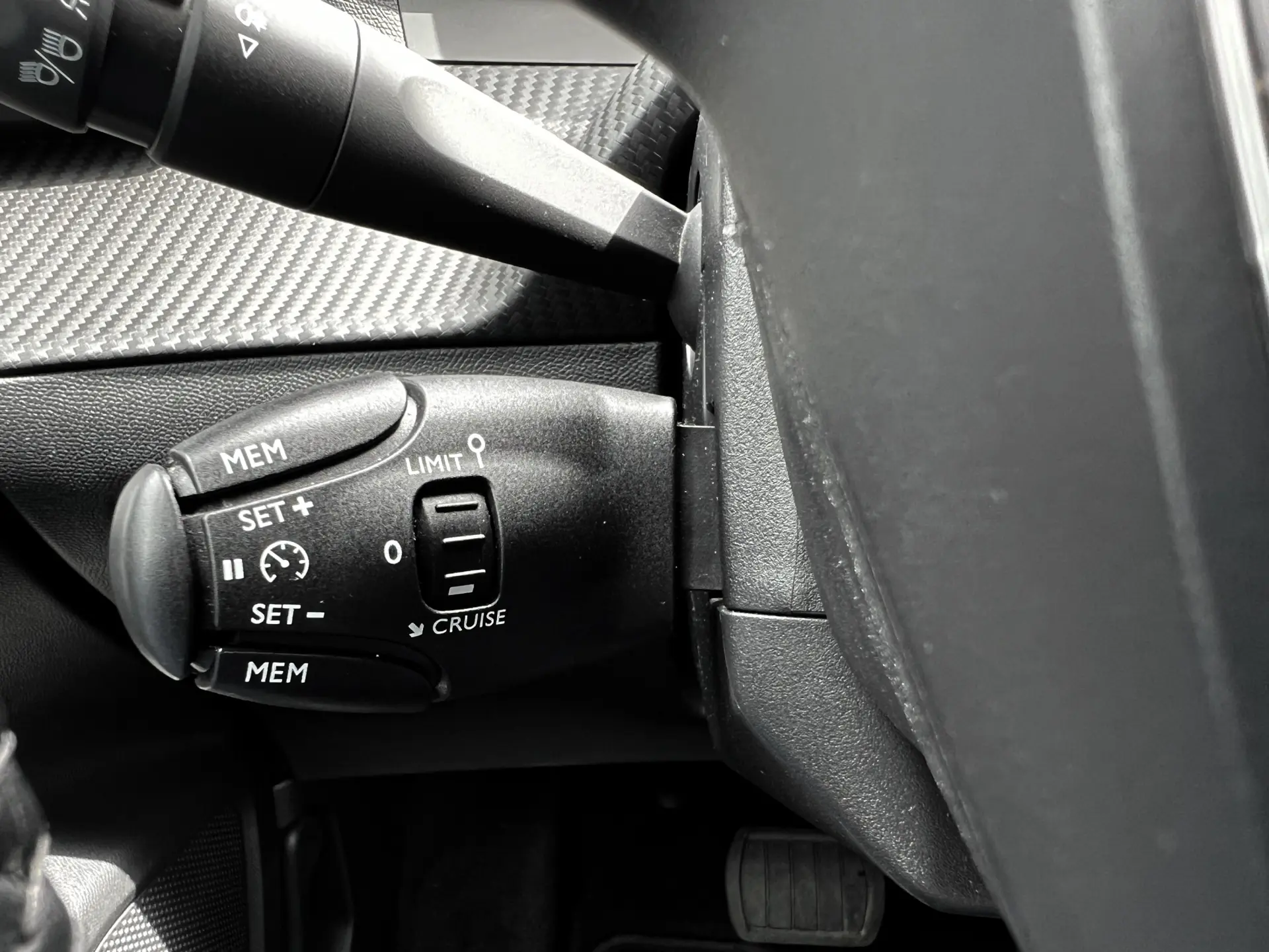 Peugeot e-2008 50 kWh Active Pack 14
