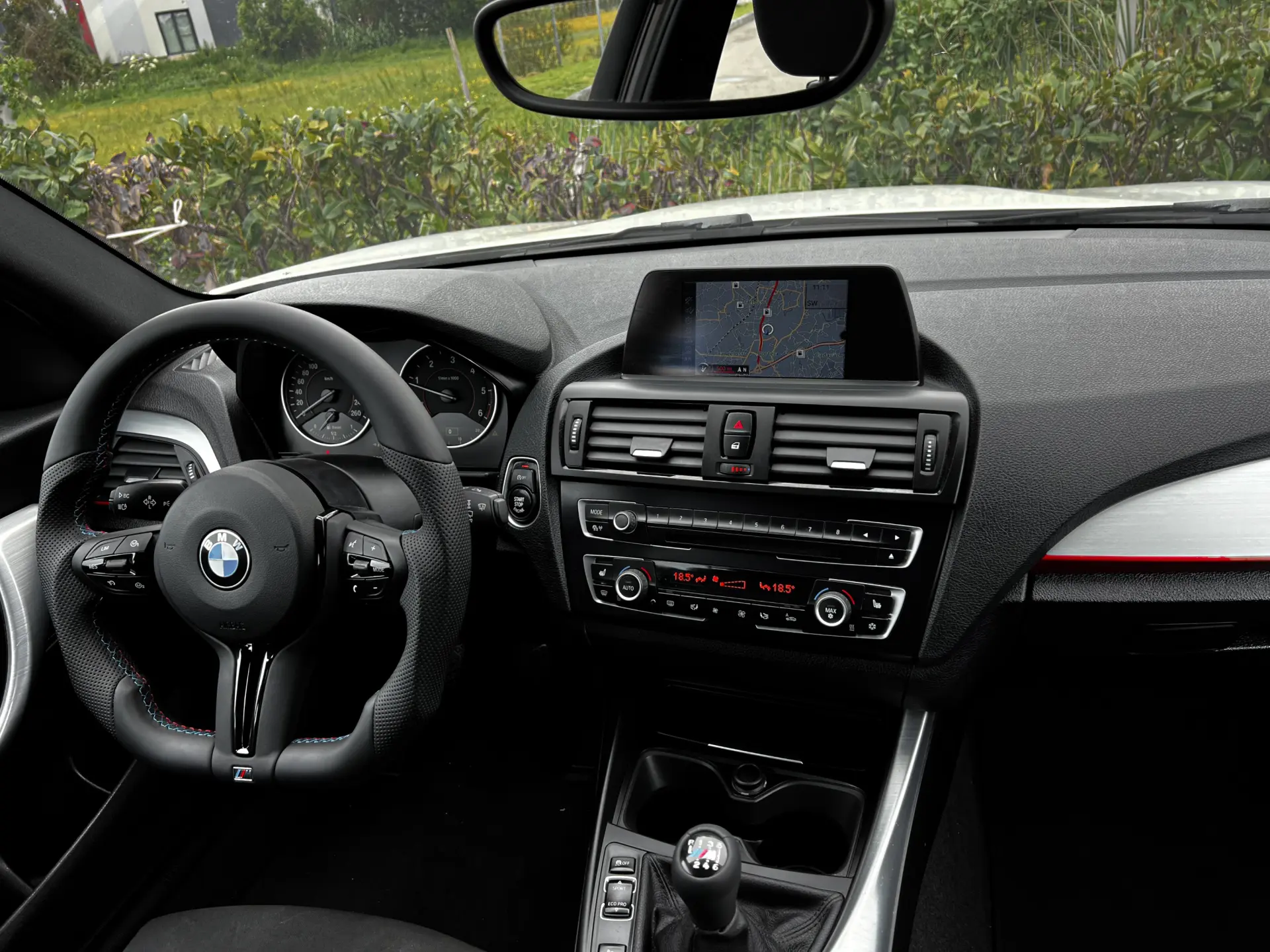 BMW 118 d Pack M 8