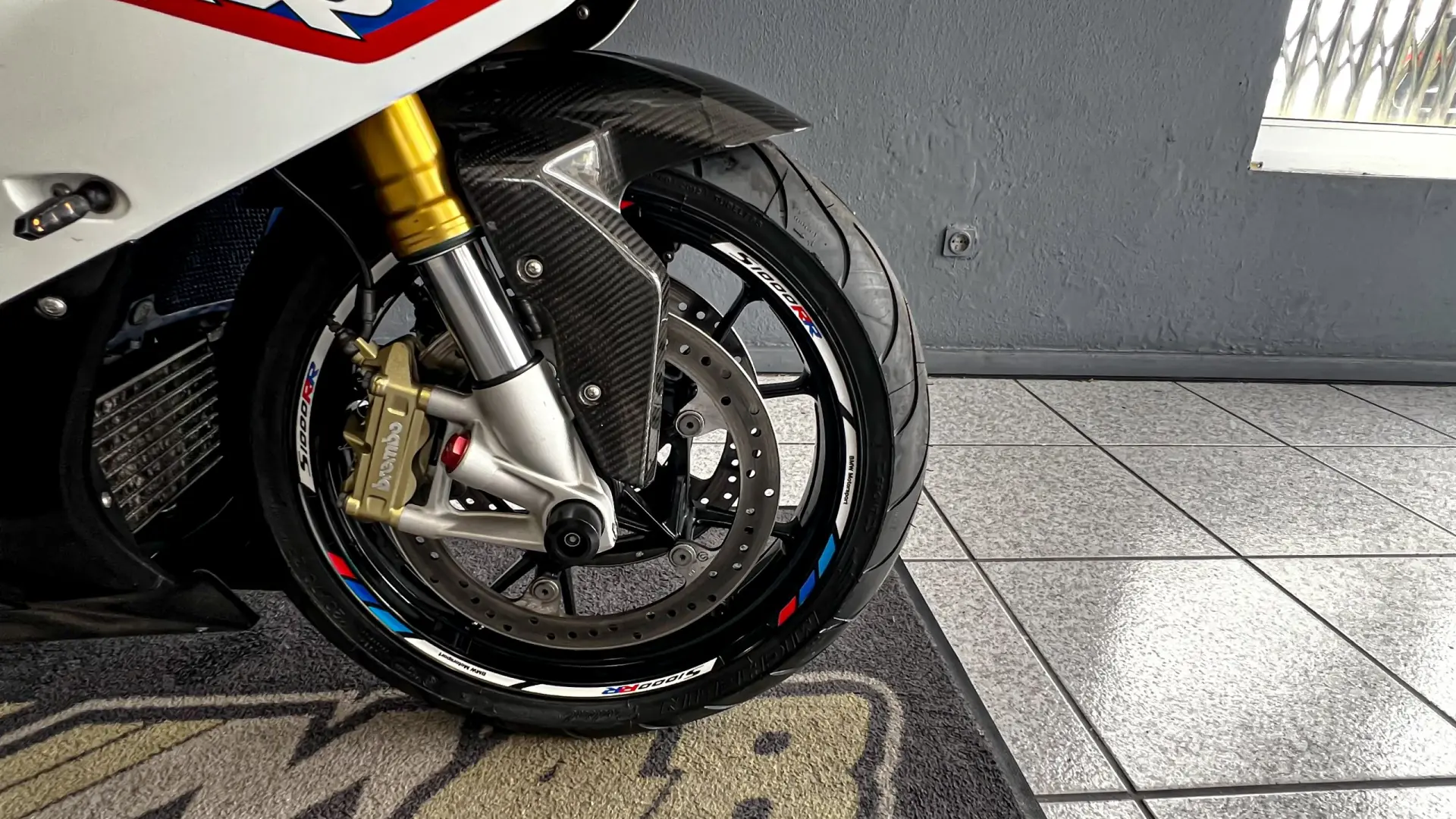 BMW S 1000 RR Tricolor 7
