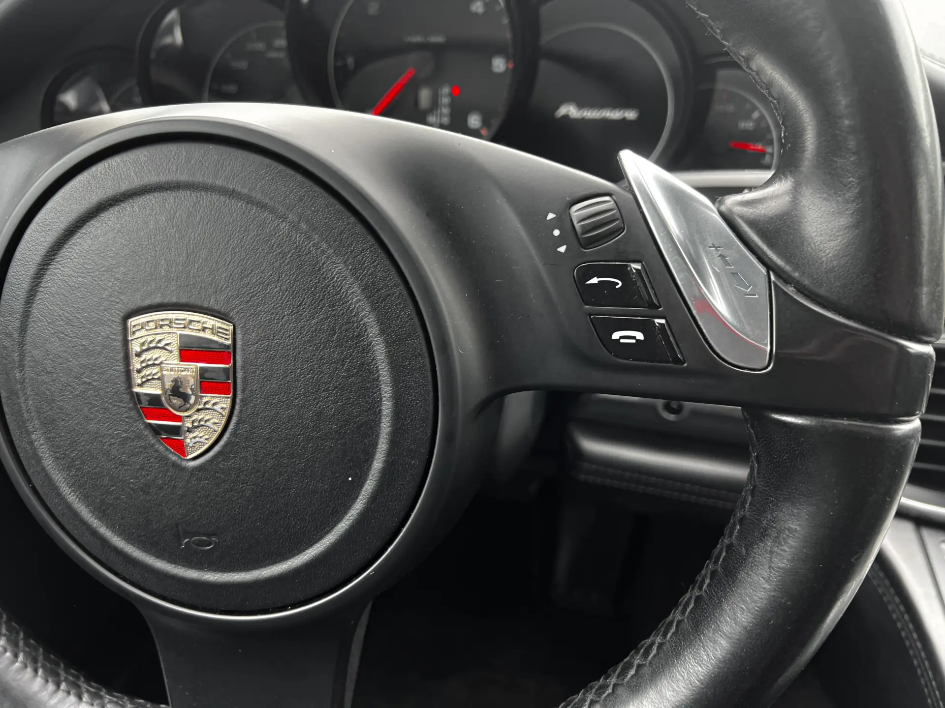 Porsche Panamera 3.0 V6 12