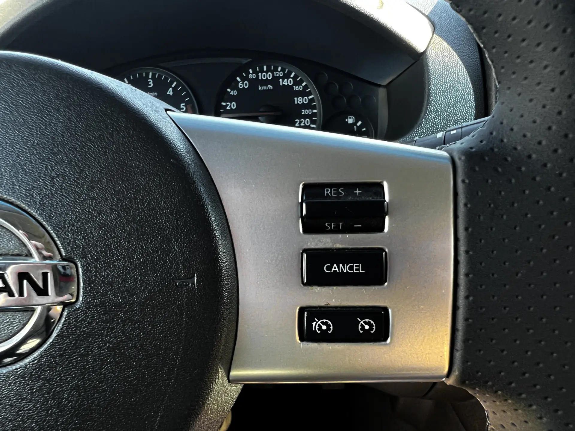Nissan Navara 2.5 dCi CD LE 4WD 14