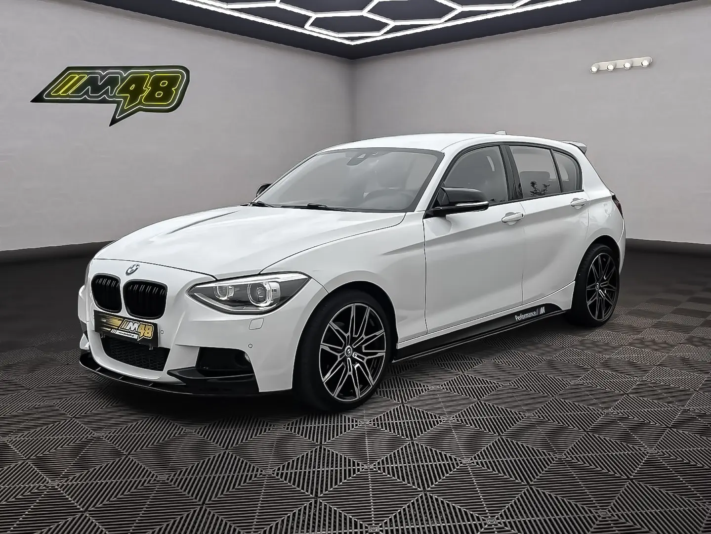 BMW 118 d Pack M 1