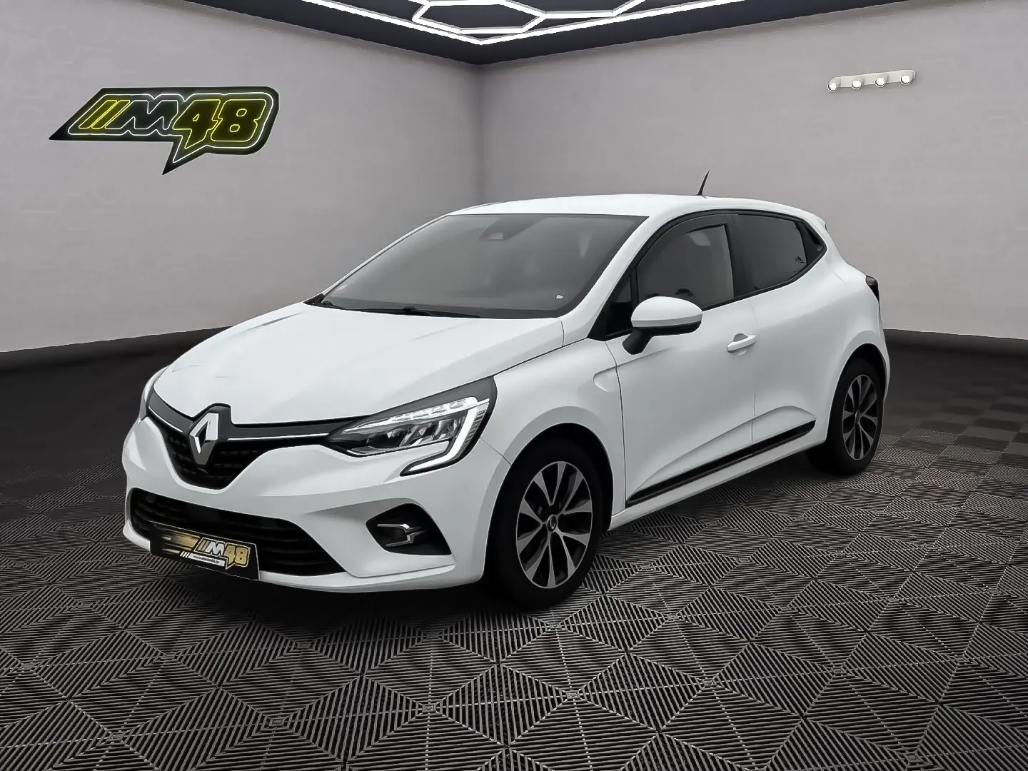 Renault Clio 1.0 TCe Intens 1