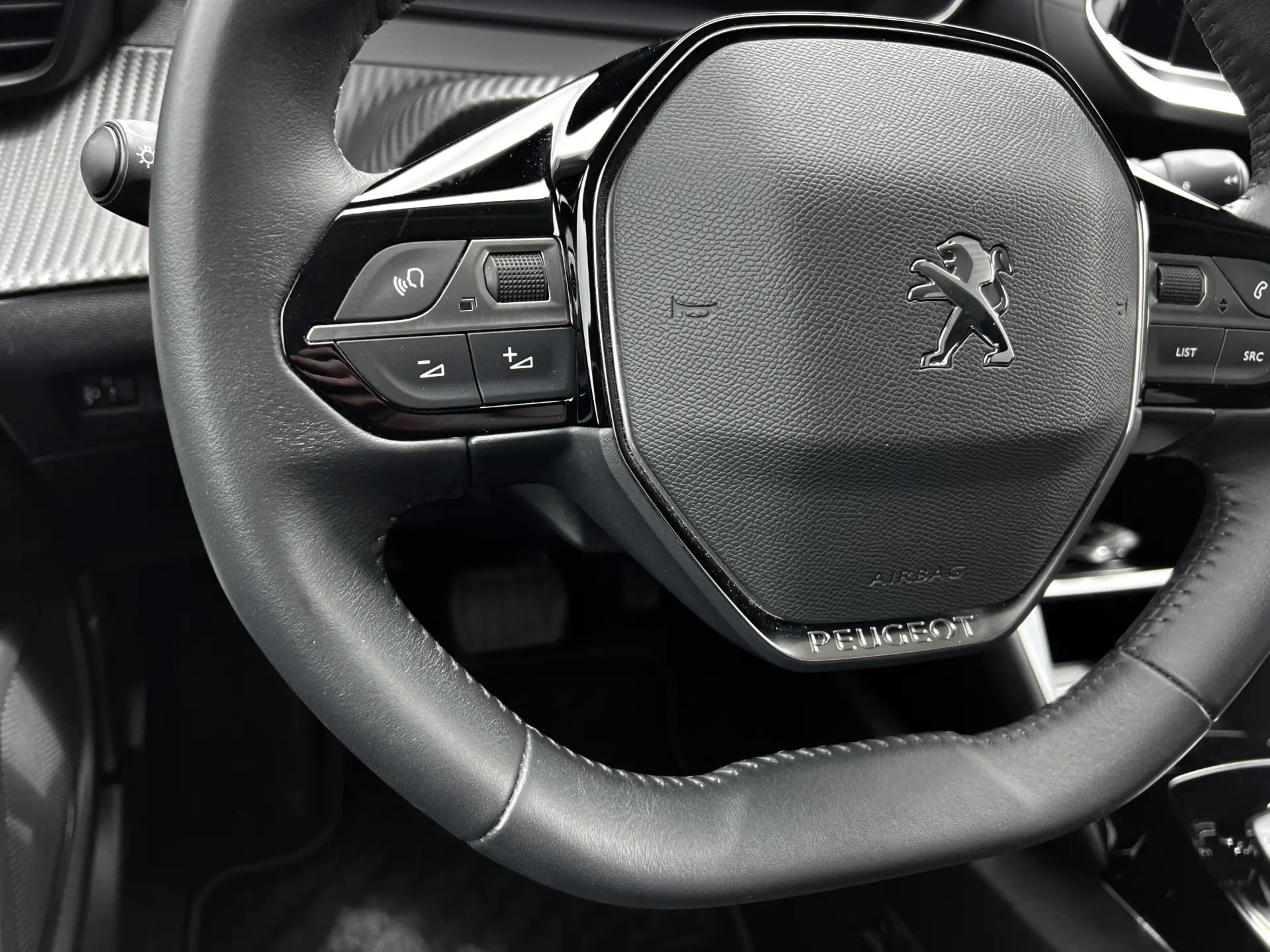 Peugeot e-2008 50 kWh Active Pack 12
