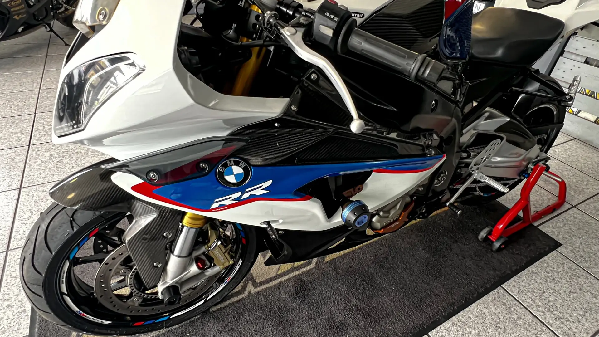 BMW S 1000 RR Tricolor 16