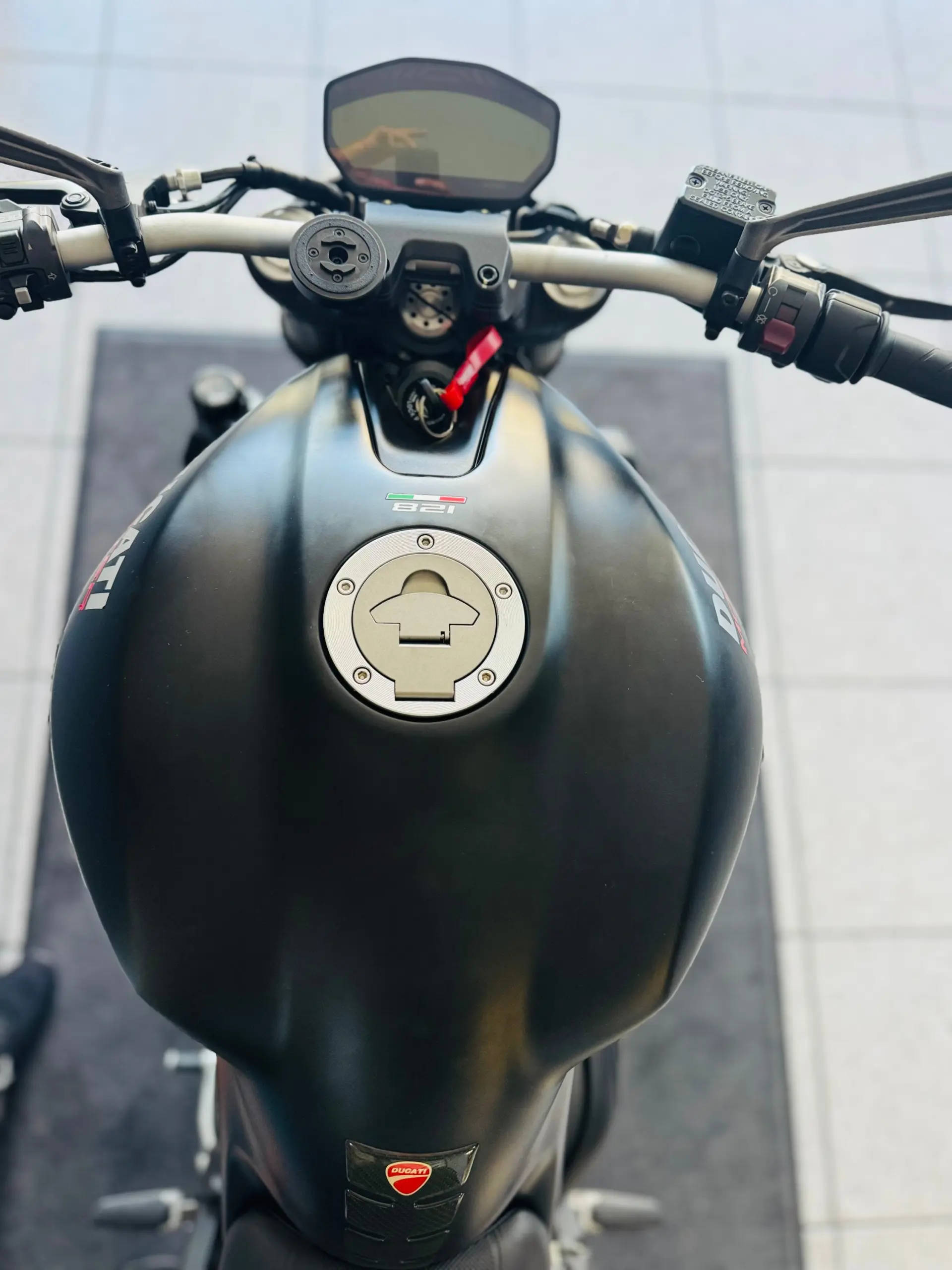 Ducati Monster 821 4