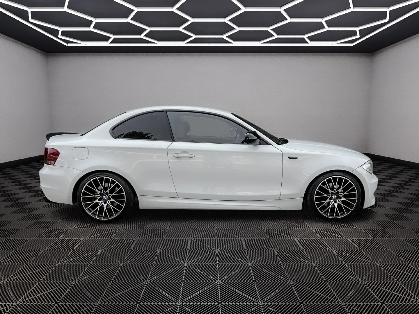 BMW 118 d Pack M 6
