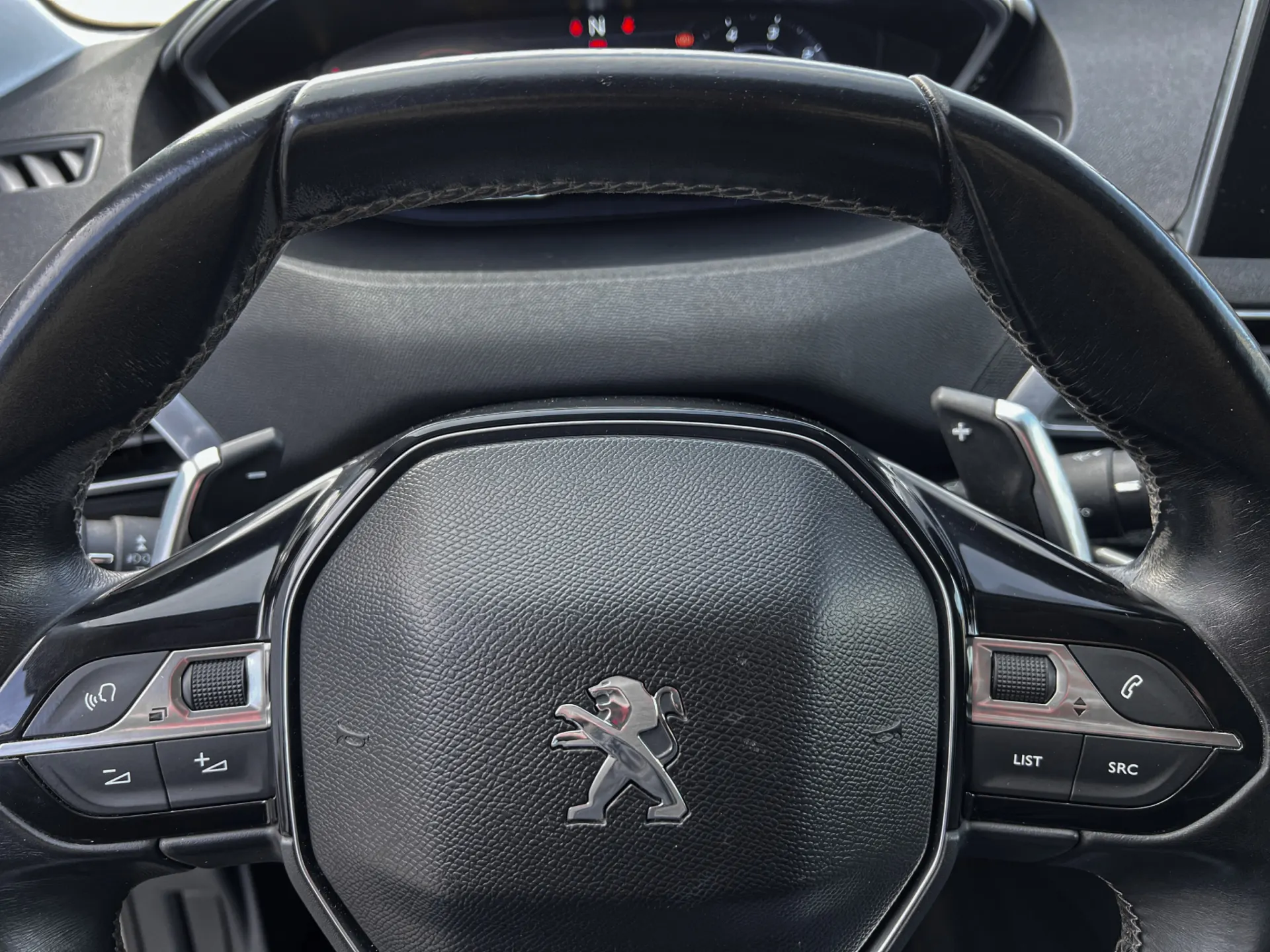 Peugeot 3008 1.6 BlueHDi Allure EAT6 J18 12