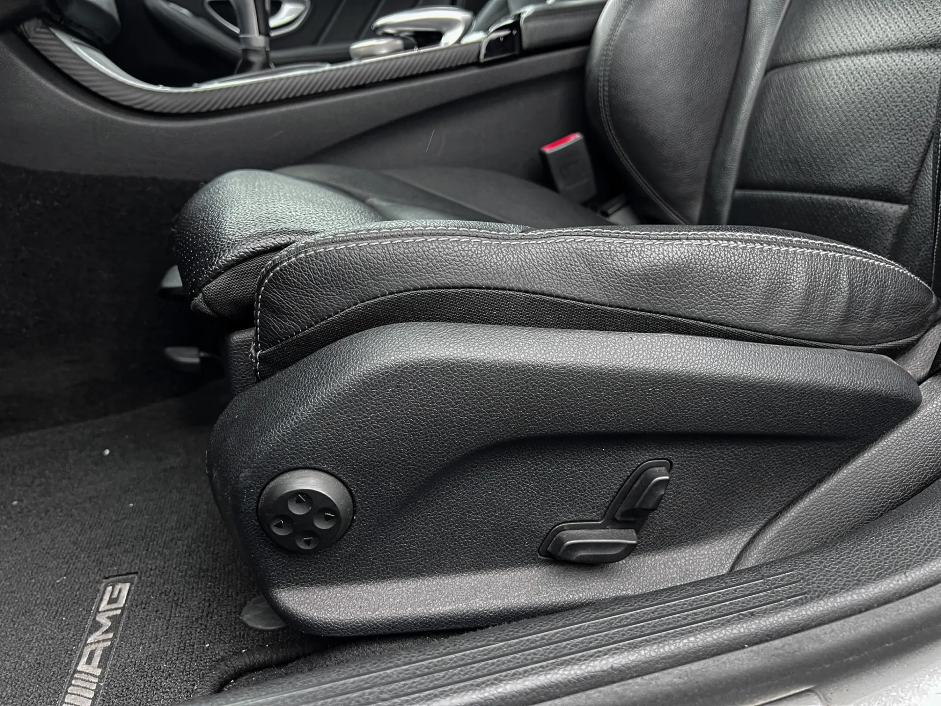 Mercedes-Benz C 180 d AMG Line 9