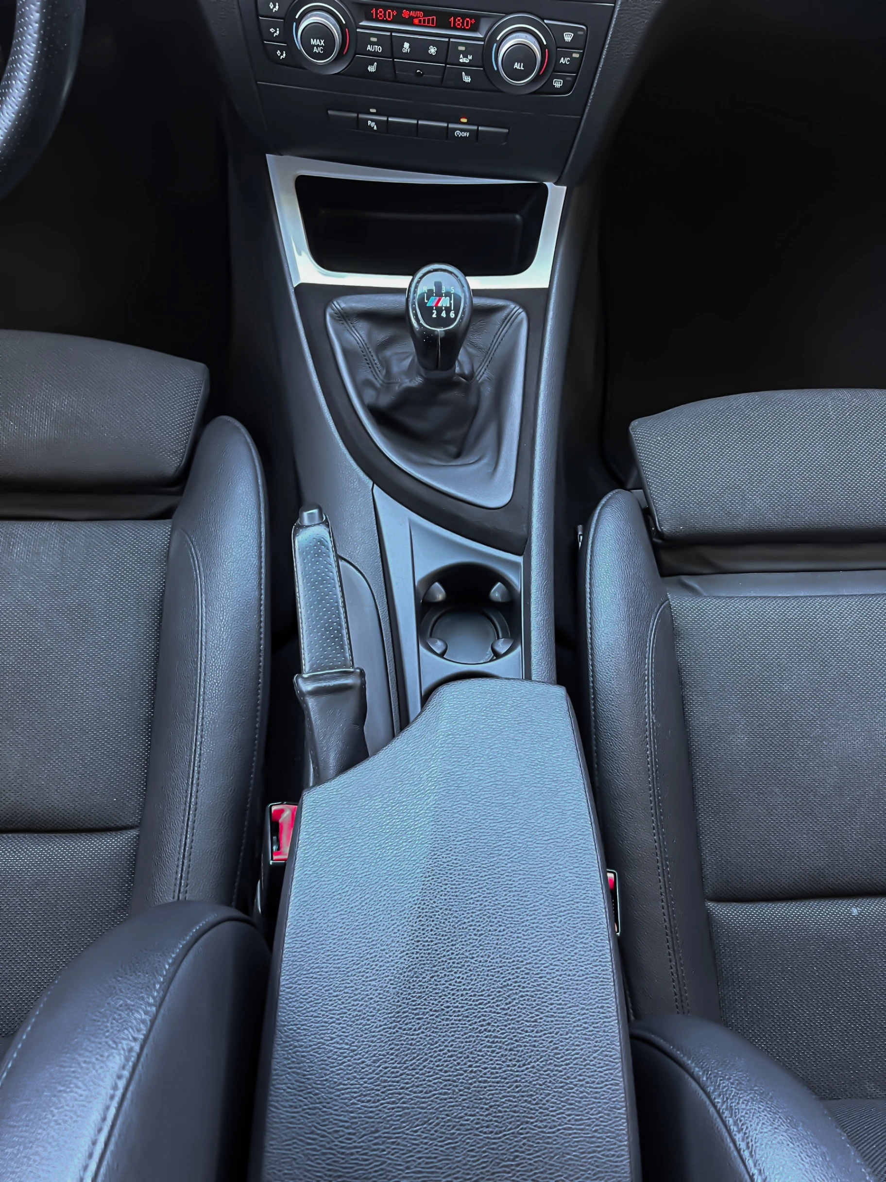 BMW 118 d Pack M 11