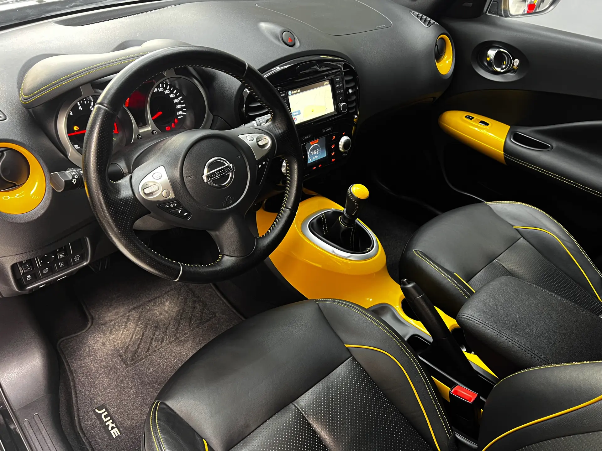 Nissan Juke 1.2 DIG-T Tekna Premium P.Ext 2 Yellow S. 14