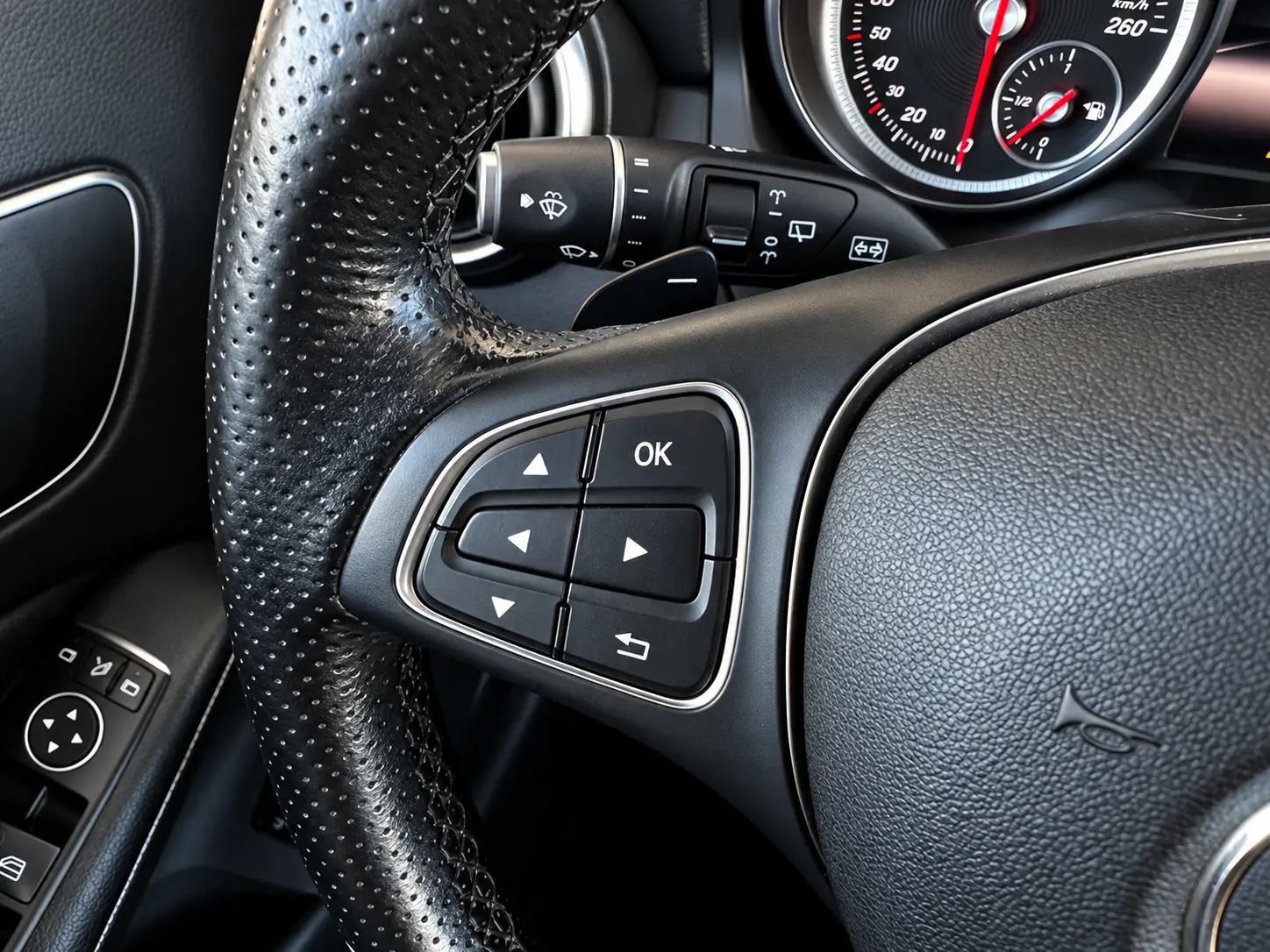 Mercedes-Benz CLA 180 d 7G-DCT 11