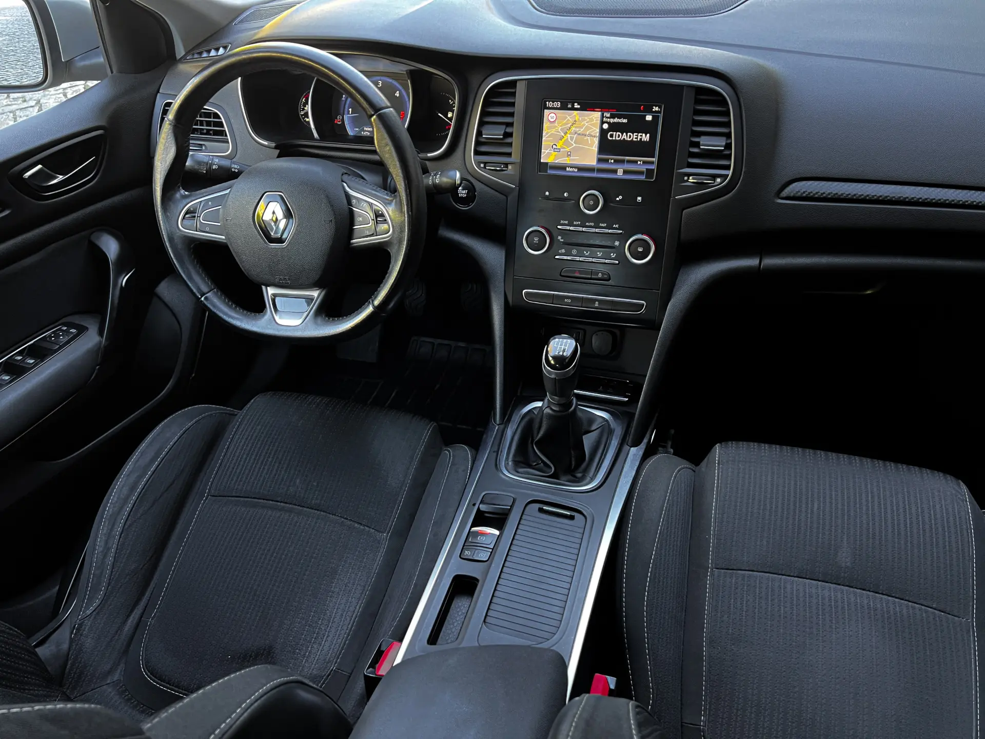 Renault Mégane ENERGY dCi 110 Start & Stop LIMITED 6