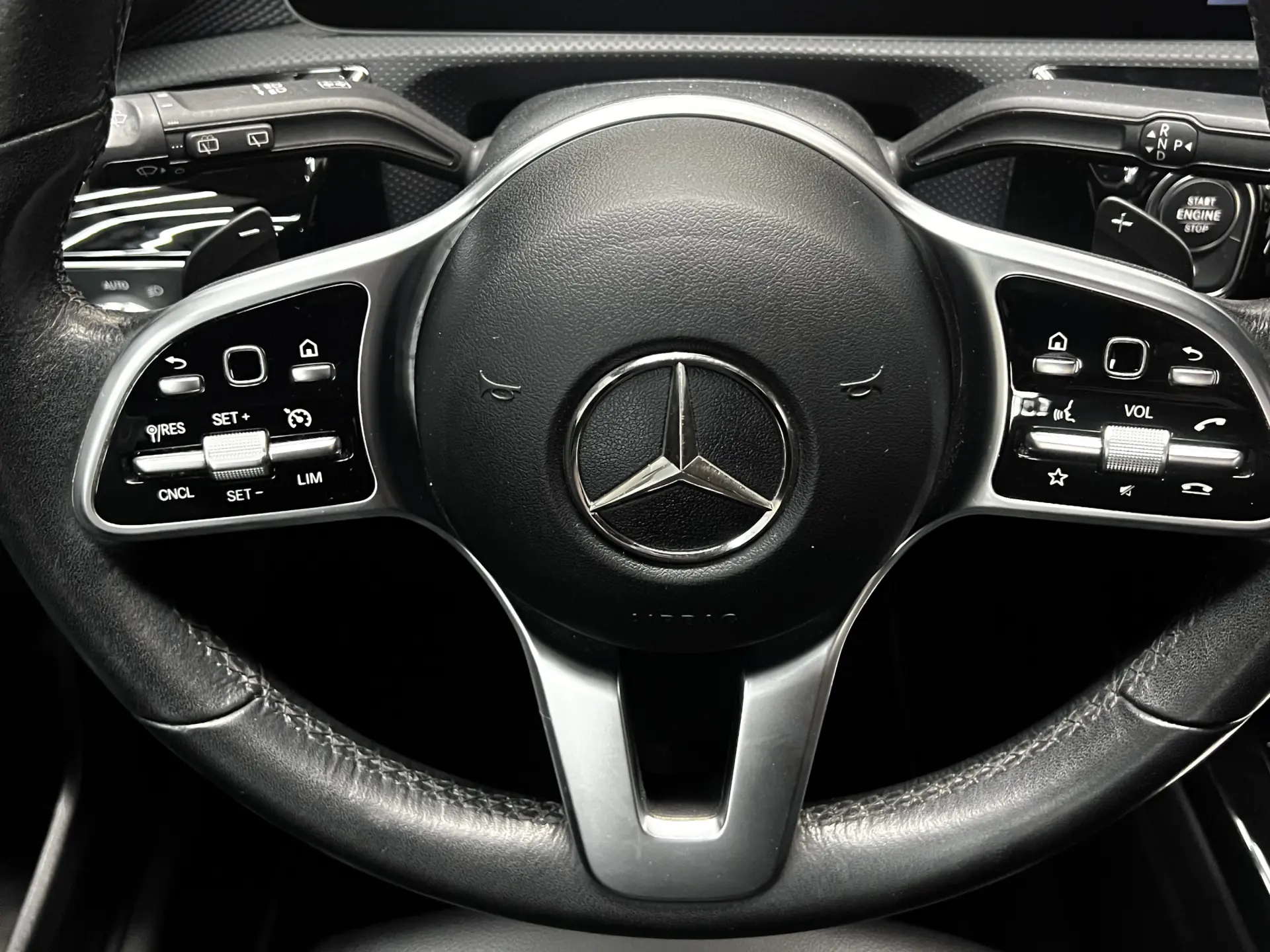 Mercedes-Benz A 180 d 7G-DCT 13