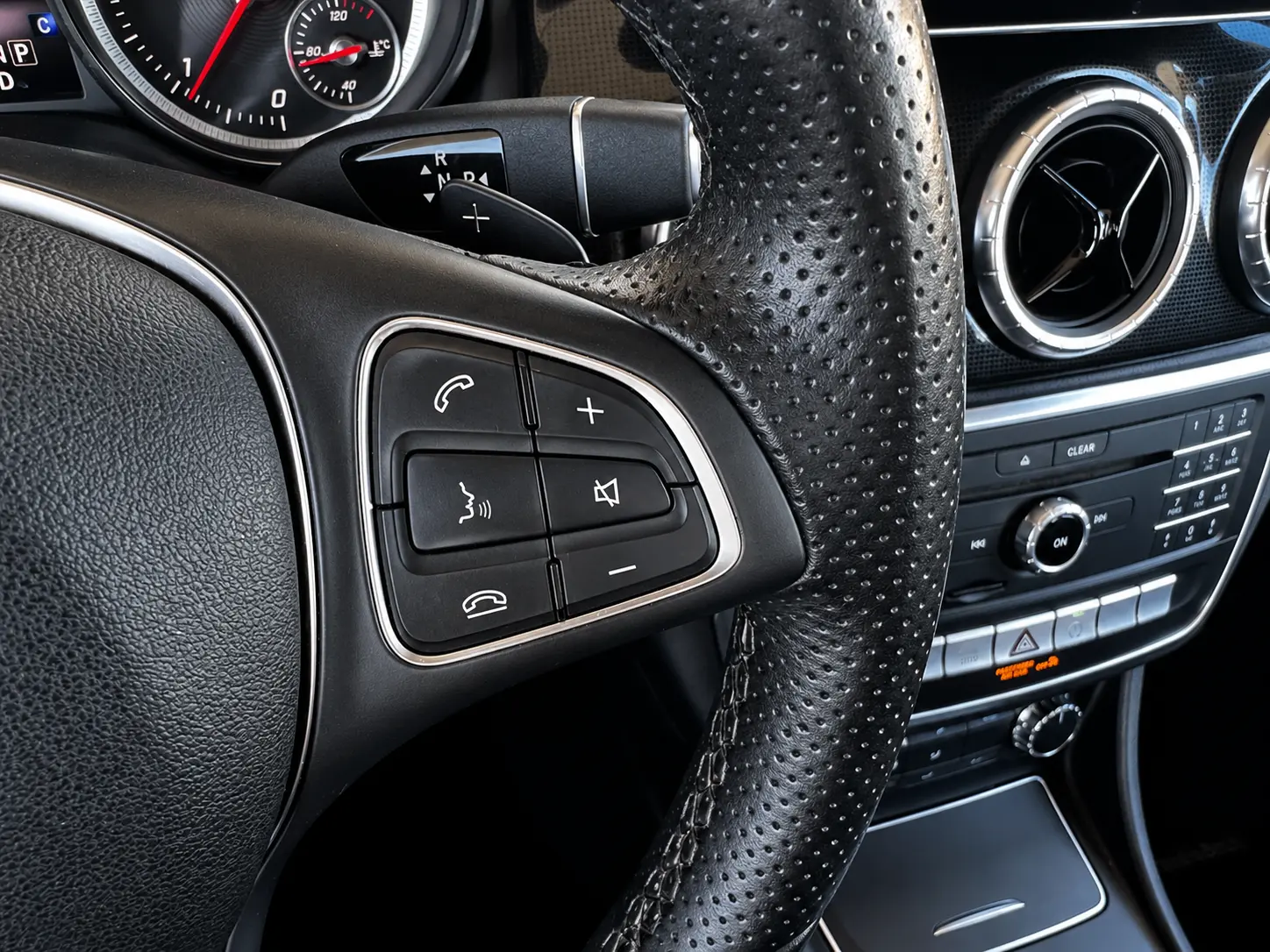 Mercedes-Benz CLA 180 d 7G-DCT 12