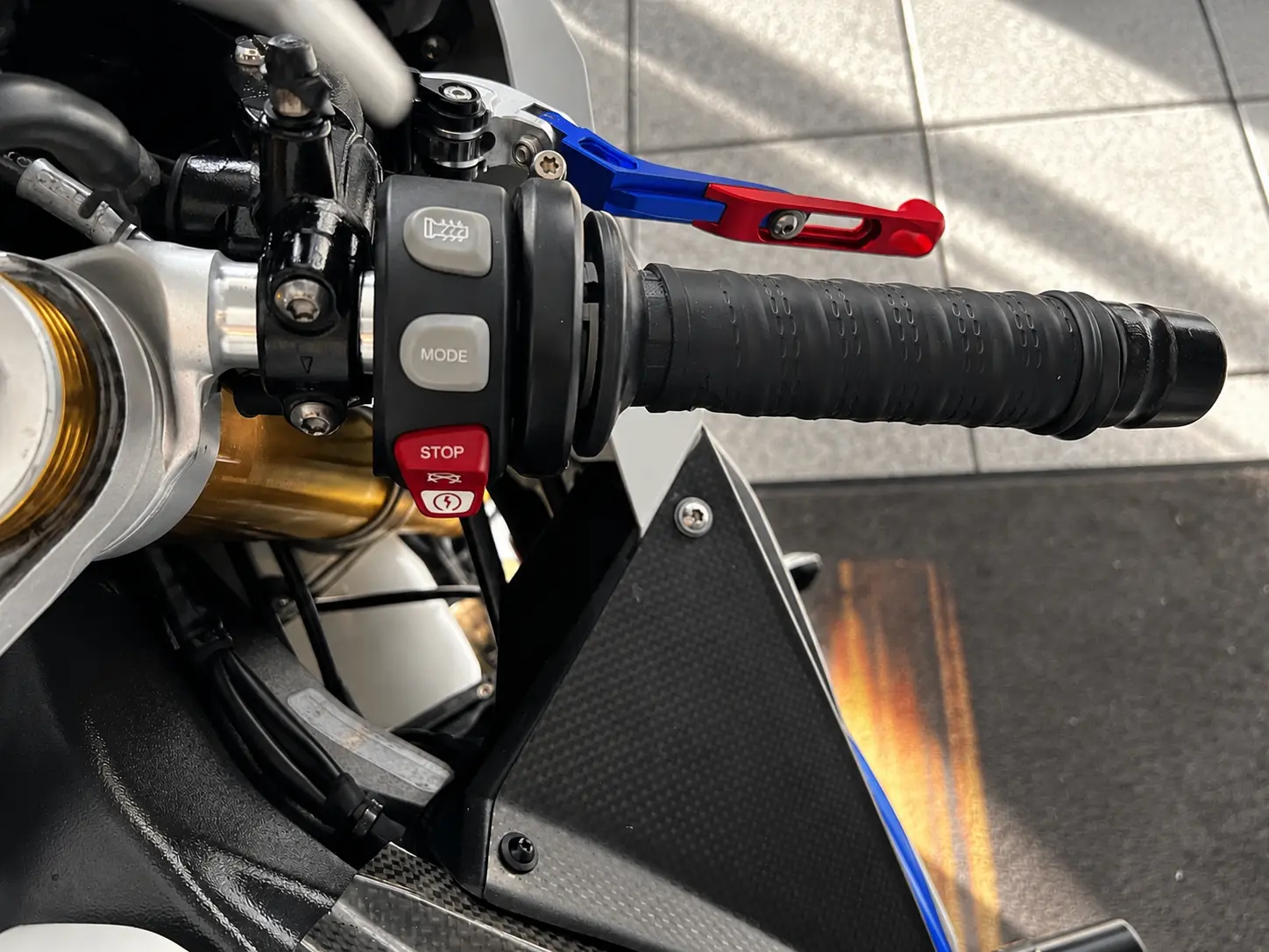 BMW S 1000 RR Tricolor 11