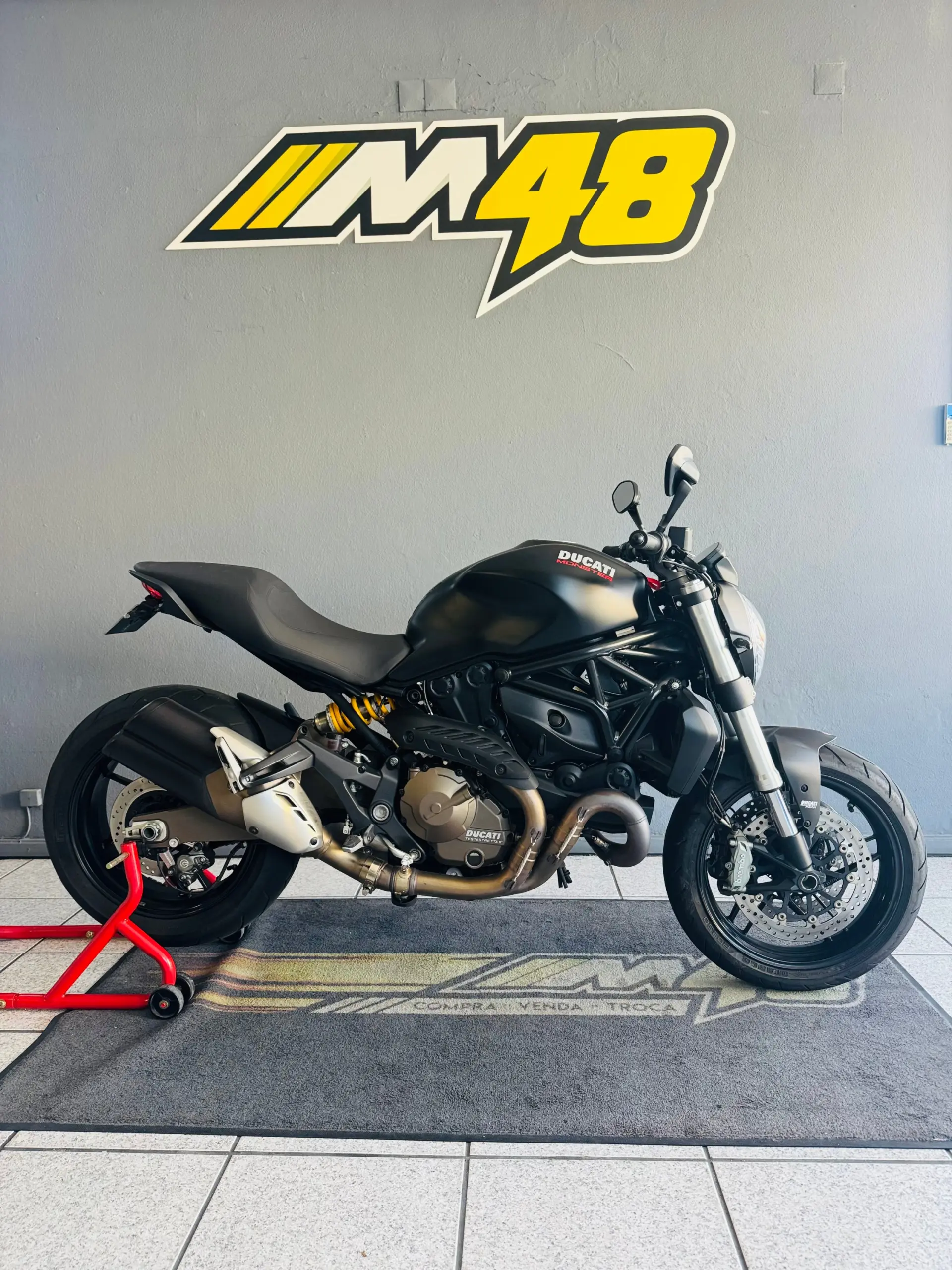 Ducati Monster 821 1