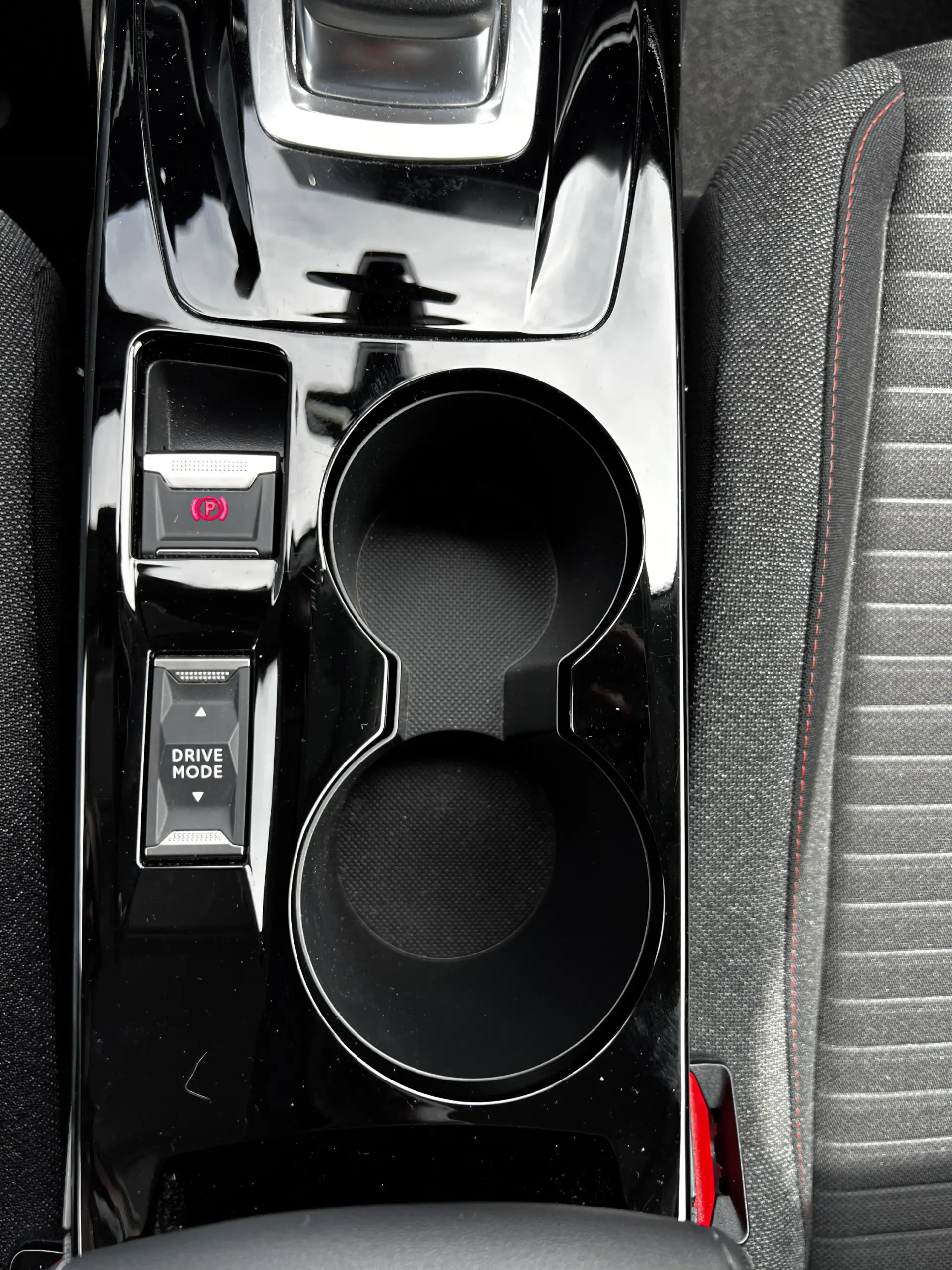 Peugeot e-2008 50 kWh Active Pack 19