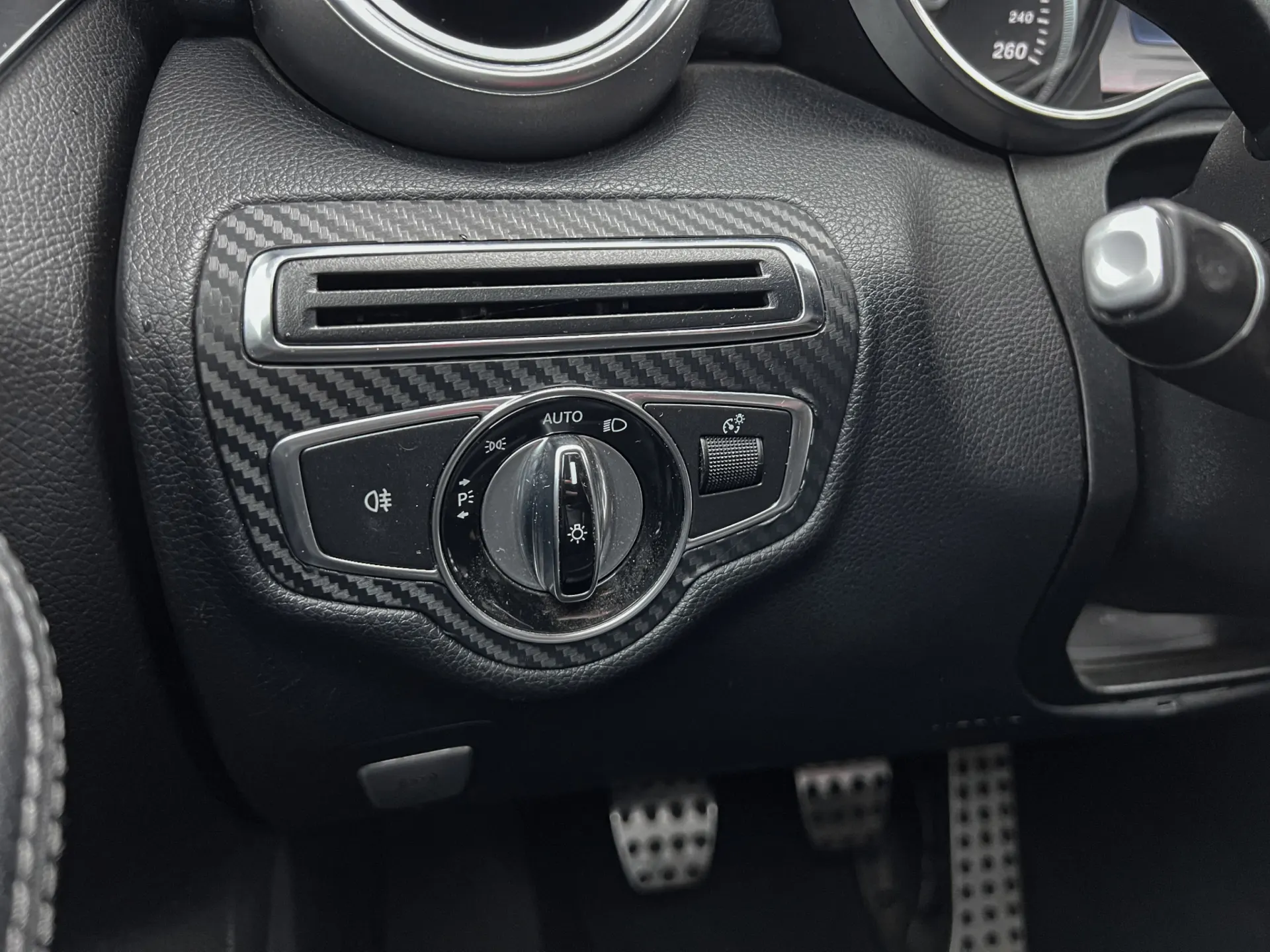 Mercedes-Benz C 180 d AMG Line 12