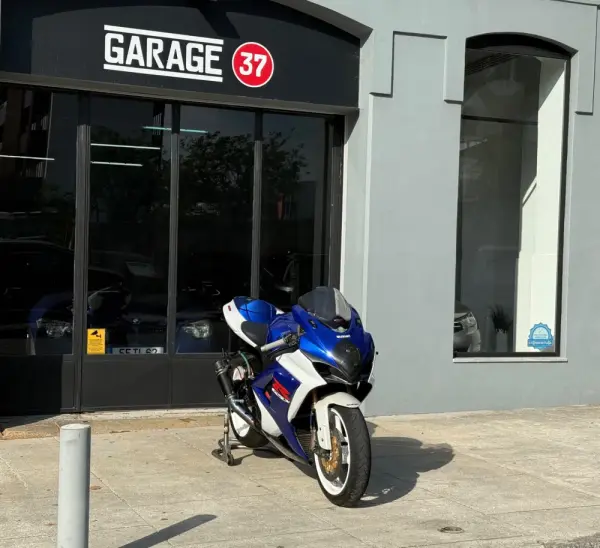 Suzuki GSX-R Outro 2