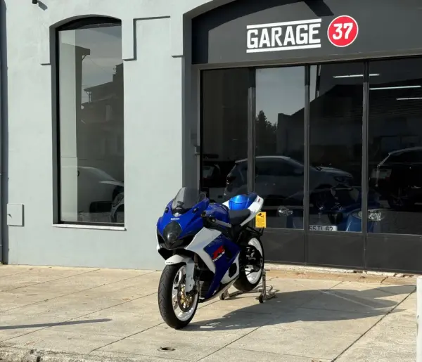 Suzuki GSX-R Outro 4