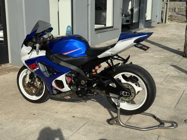 Suzuki GSX-R Outro 10