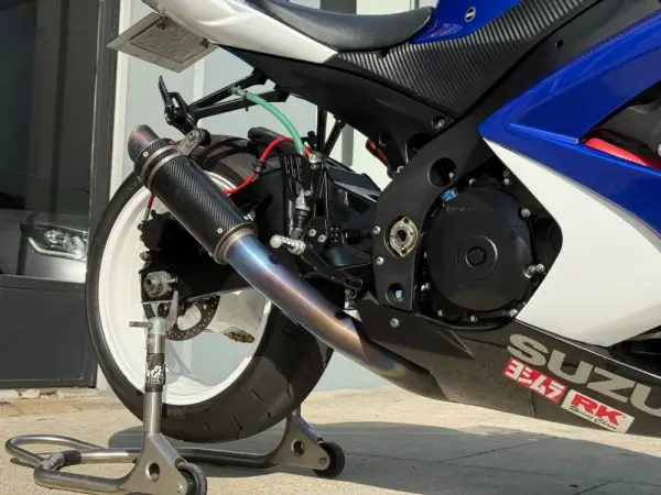 Suzuki GSX-R Outro 22