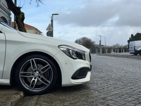 Mercedes-Benz CLA 220 d Shooting Brake AMG Line Aut. 11