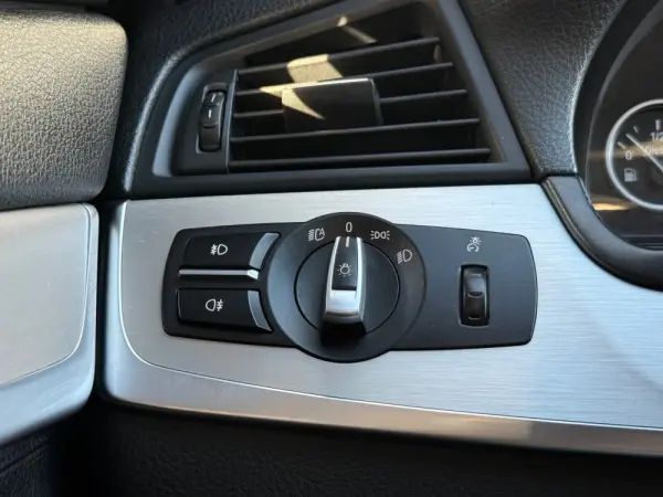 BMW 520 d Pack M Auto 25