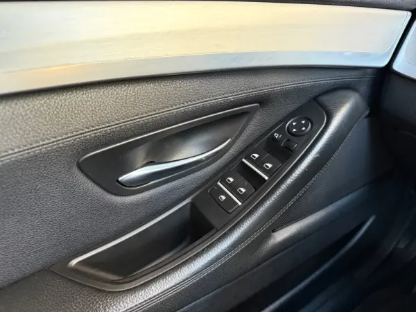 BMW 520 d Pack M Auto 26