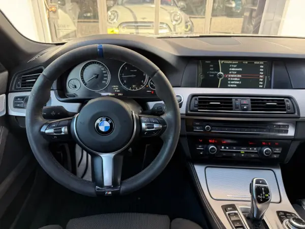 BMW 525 d Pack M Auto 15