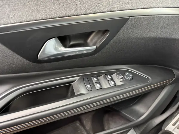 Peugeot 5008 1.5 BlueHDi GT Line EAT8 25