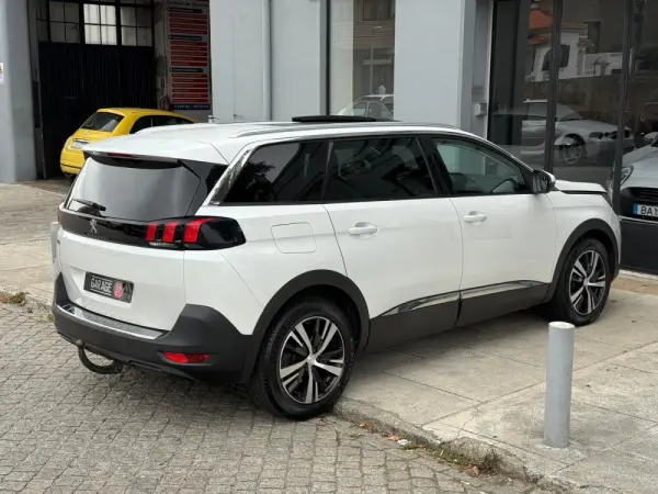 Peugeot 5008 1.5 BlueHDi Allure EAT8 10