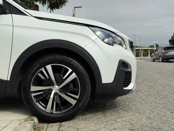 Peugeot 5008 1.5 BlueHDi Allure EAT8 11