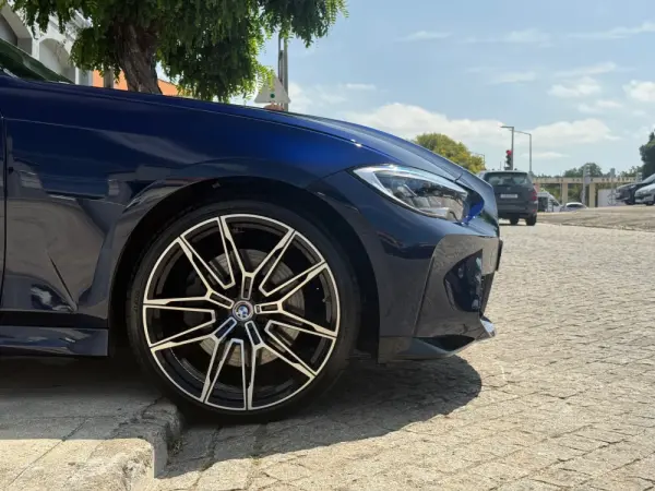 BMW 330 e Pack M Auto 3