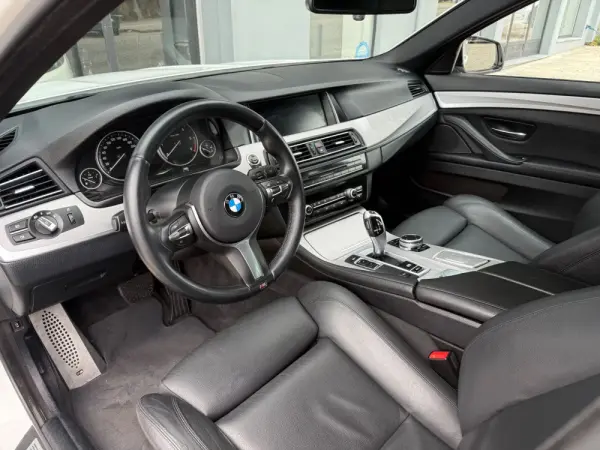 BMW 520 d Pack M Auto 5